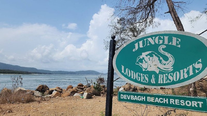 Come to JLR... Immerse yourself in a beach resort! 1