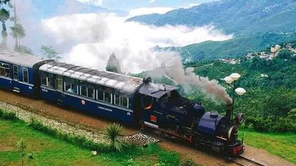 ಪರಂಪರೆ ಮಾರ್ಗದಲ್ಲಿ ಪ್ರಗತಿಯ ಪಯಣ: ಡಾರ್ಜಿಲಿಂಗ್ ಹಿಮಾಲಯನ್ ರೈಲ್ವೆ ಸಾಧನೆ!