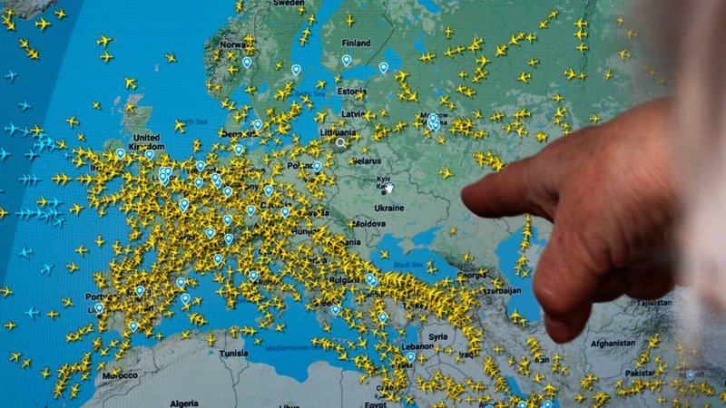 Flight tracking website