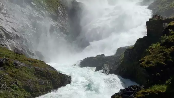 Kiliyuru Falls