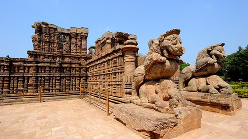 Konark-sun-temple-lion-and-elephant-architecture