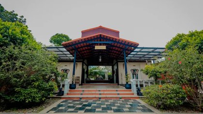 ನಿರಂತರ ರೆಸಾರ್ಟ್‌ನಲ್ಲಿ ಗ್ರಾಹಕರೆಂದರೆ ರಾಜನ ಸಮಾನ