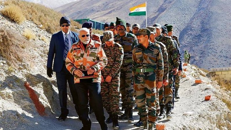 PM Modi with soldiers