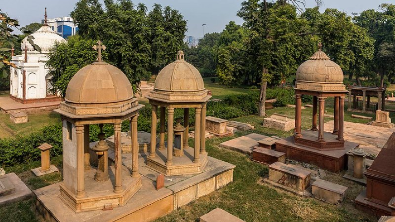 Roman Catholic cemetery in Uttar Pradesh