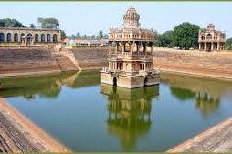 ಕಲ್ಲಿನಲ್ಲಿ ಅರಳಿದ ಕಲಾಕುಸುಮ - ಪುಷ್ಕರಣಿ