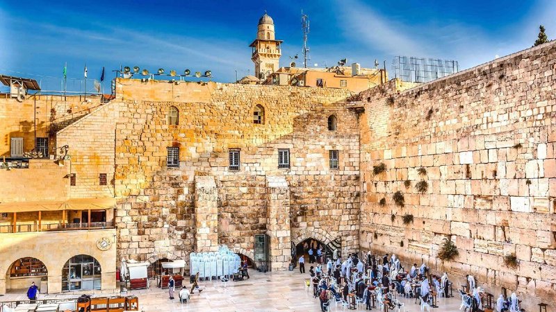 The Western Wall tells the history of Israel 1