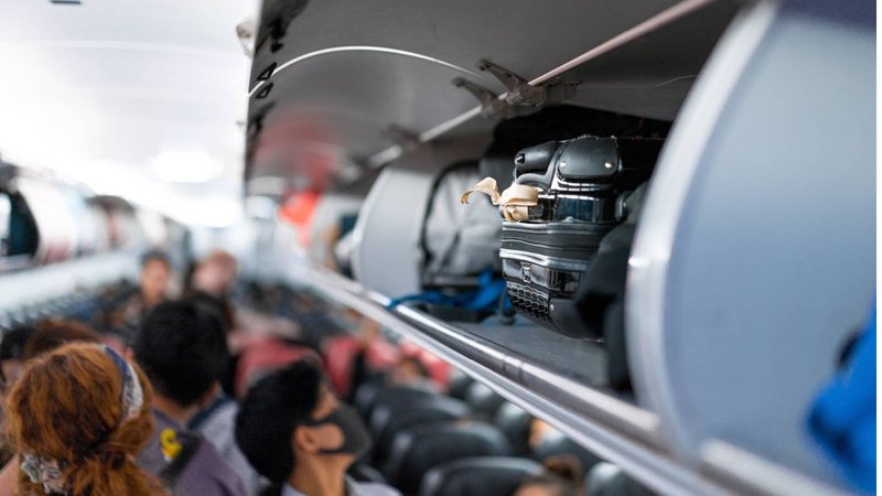 The overhead cabin  1