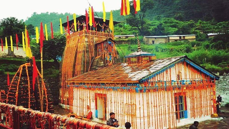 Triyuginarayan-as-a-temple