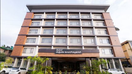 ಉತ್ತರ ಕನ್ನಡ ಪ್ರವಾಸಕ್ಕೆ ಆರಾಮದಾಯಕ ನೆಲೆ​... ಸುಪ್ರಿಯಾ ಇಂಟರ್‌ನ್ಯಾಷನಲ್‌