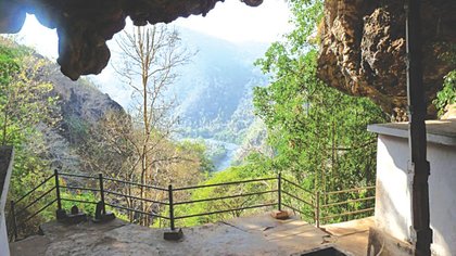 ಕವಳಾ ಕೇವ್ಸ್‌ನಲ್ಲಿ ಸ್ವಯಂಭೂ ಶಿವ ಸನ್ನಿಧಿ