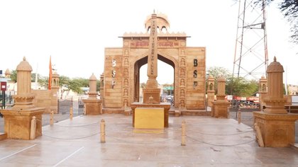 ಮರಳಿದೆ.. ಮರಳಿದೆ.. ಗಡಿಯಲಿ ಮೆಟ್ಟಿದ ಮರಳಿದೆ!