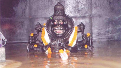 ನೀರೊಳಗೆ ನಡಿ... ದರ್ಶನ ಪಡಿ...