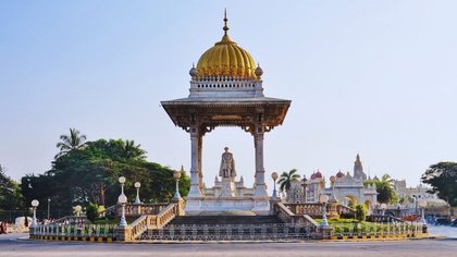 ಬಾಟಲು ತೋರಿಸಿದ ಪರಿಪಾಟಲು!