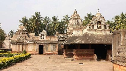 ಆರಂಕುಶವಿಟ್ಟೊಡಂ ನೆನೆವುದೆನ್ನ ಮನಂ ಬನವಾಸಿ ದೇಶಮಂ
