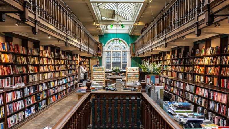 Waterstones library london