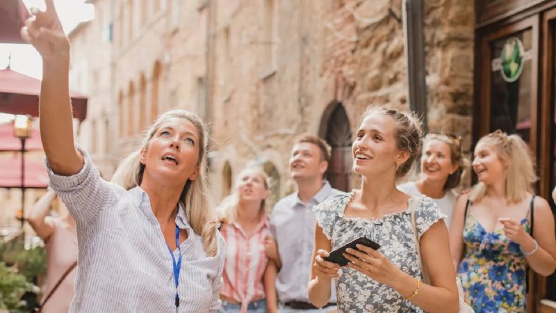 Women Power Travel & Tourism_ 40% Workforce, 52% in Hospitality