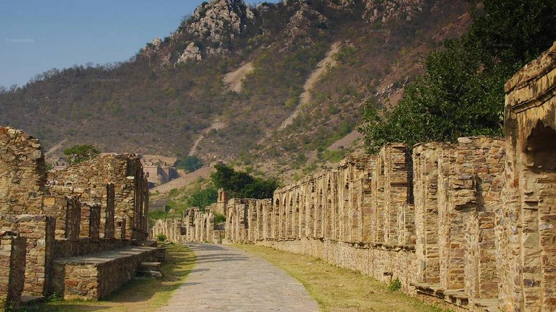 bhangharh fort 1