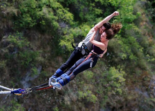 bungee-jumping-