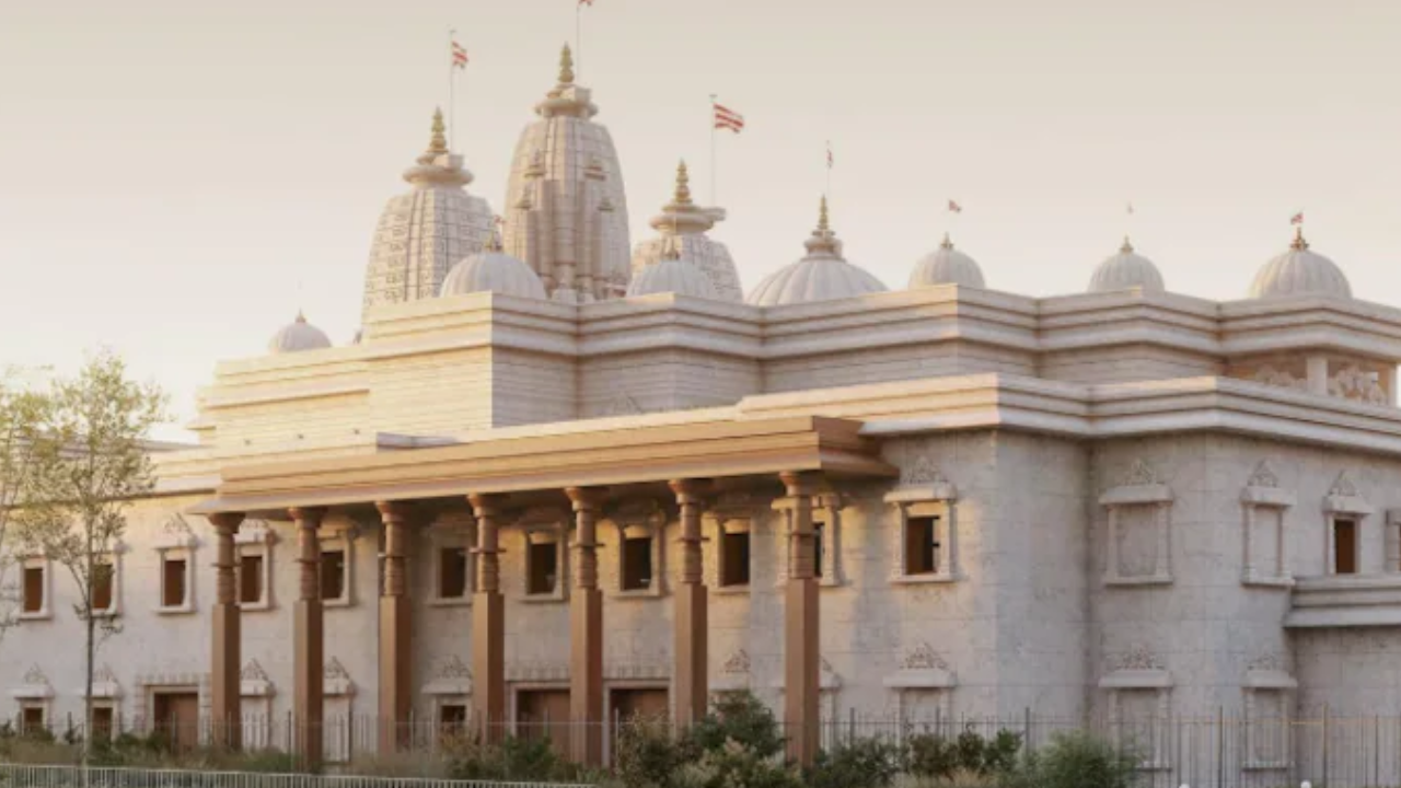 ಪ್ಯಾರಿಸ್‌ನಲ್ಲಿ ಮೊದಲ ಭವ್ಯ ಹಿಂದೂ ದೇಗುಲ