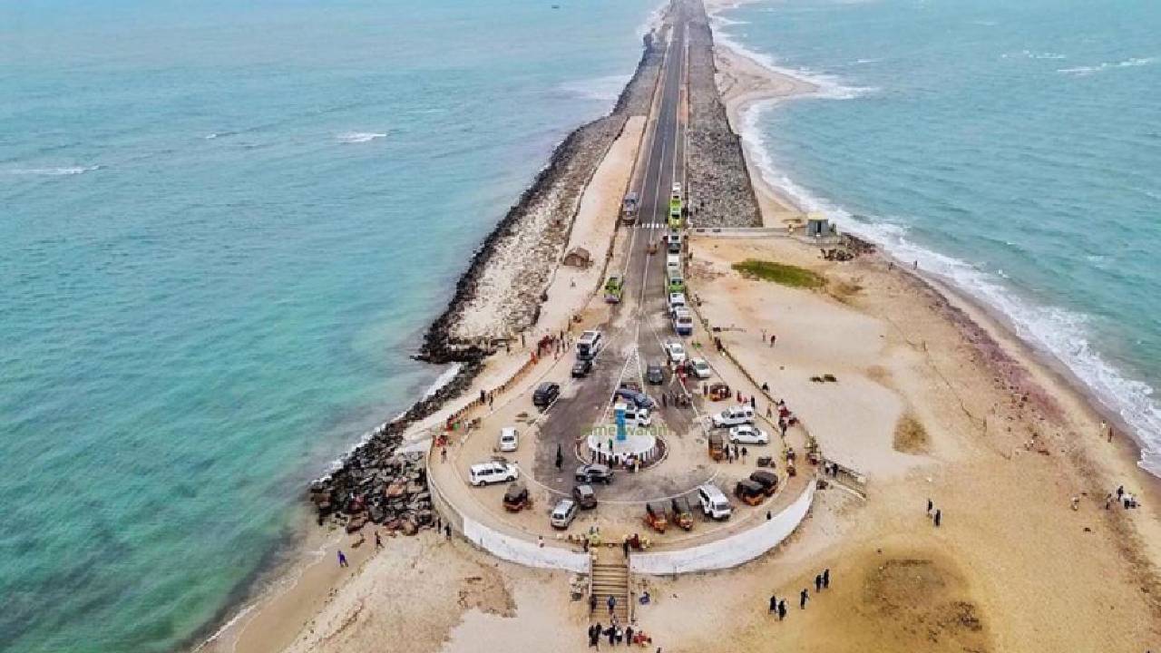 ಧನುಷ್ಕೋಡಿ... ಸೂರ್ಯೋದಯಕ್ಕೂ ಸಾಕ್ಷಿಯಾಗುವ ಈ ಸಾಗರ ಸಂಗಮ