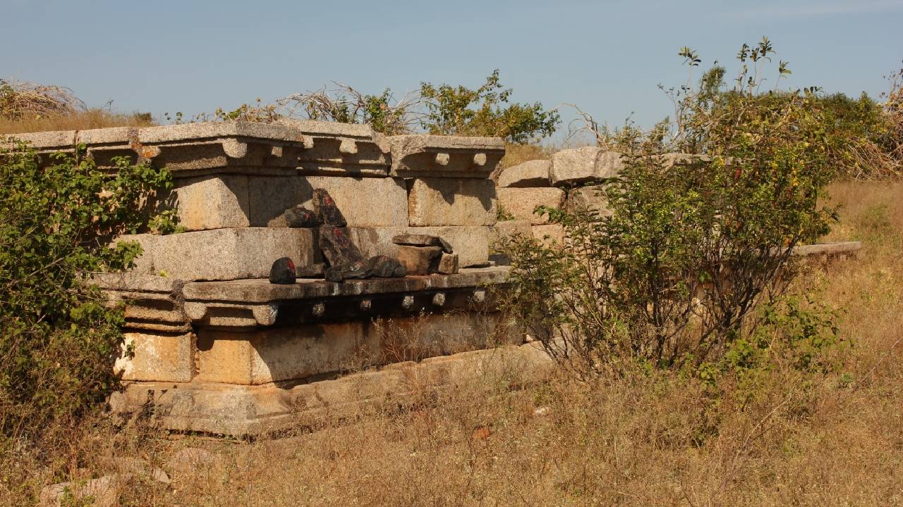 ಕಳೆಗುಂದಿರುವ ಗಂಡುಗಲಿ ಕುಮಾರ ರಾಮನ ಕೋಟೆ
