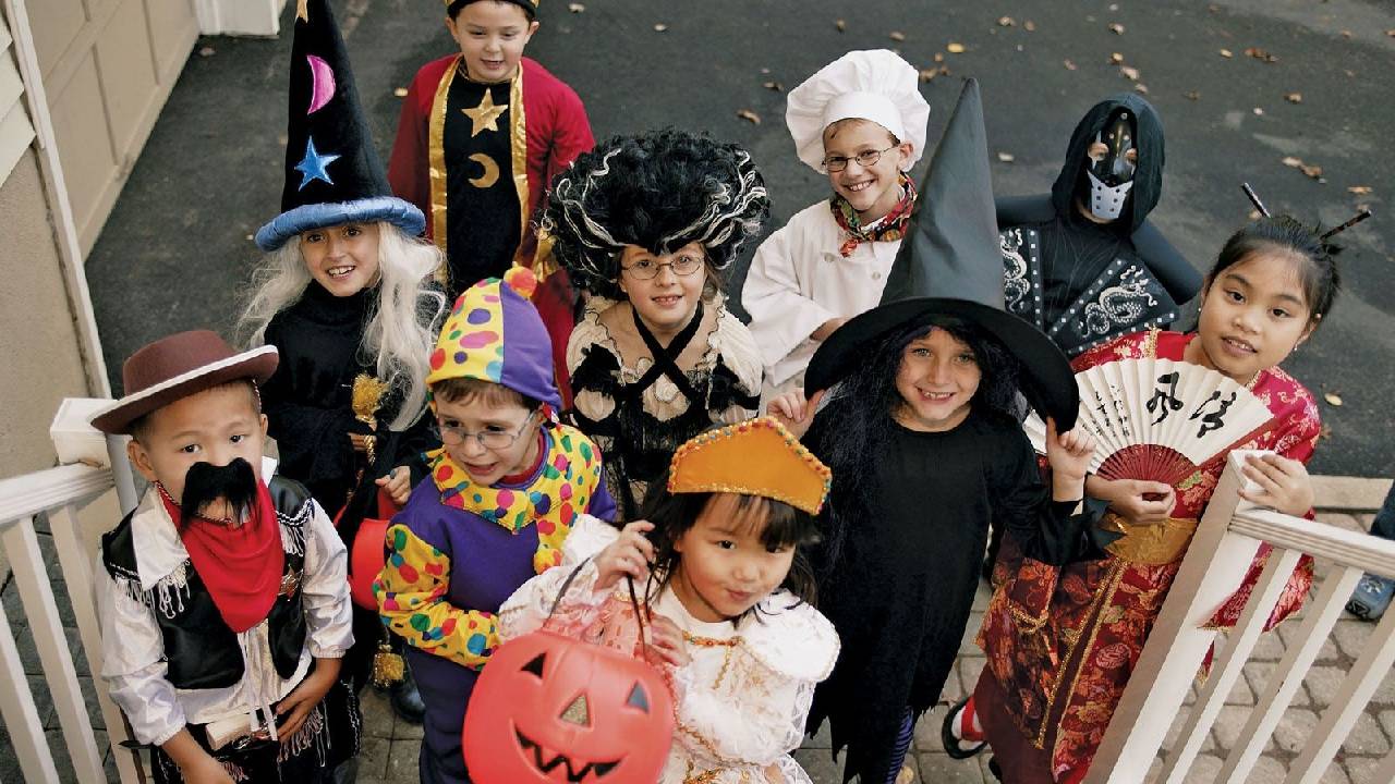 ಇಲ್ಲಿ ದೆವ್ವ ಬಂದು ಕ್ಯಾಂಡಿ ಕೇಳುತ್ತೆ!