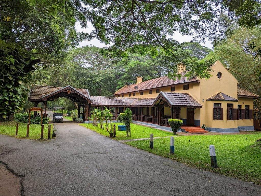 ಜಂಗಲ್ ಲಾಡ್ಜ್ ರೆಸಾರ್ಟ್ ನಲ್ಲಿ ಒಂದಿನ!