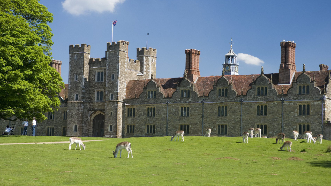 ಶ್ರೀಮಂತ ಬದುಕಿನ ಅಪೂರ್ವ ಪ್ರದರ್ಶನ