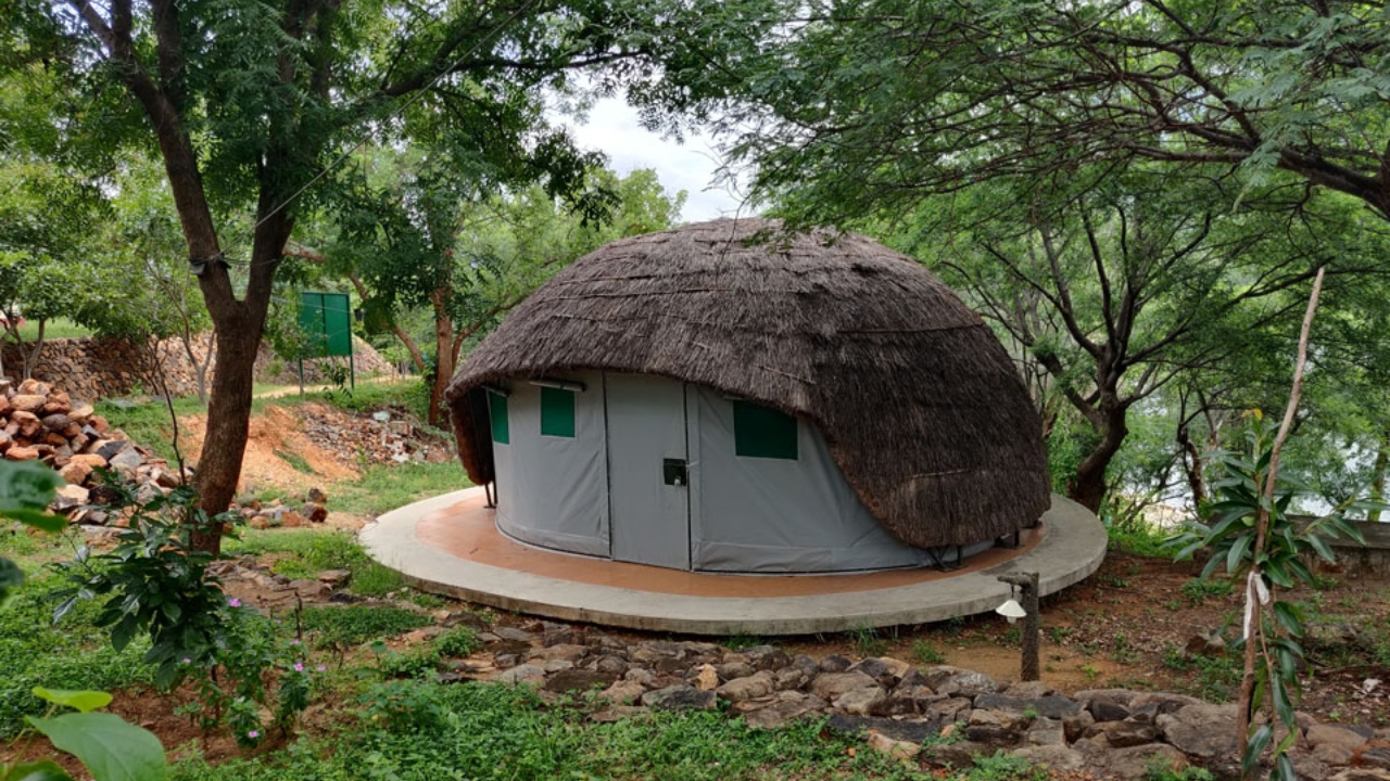 ಗೋಪಿನಾಥಂನಲ್ಲಿ ಓಡಾಟ.. ಜೆಎಲ್‌ಆರ್‌ ಫುಲ್‌ ಊಟ