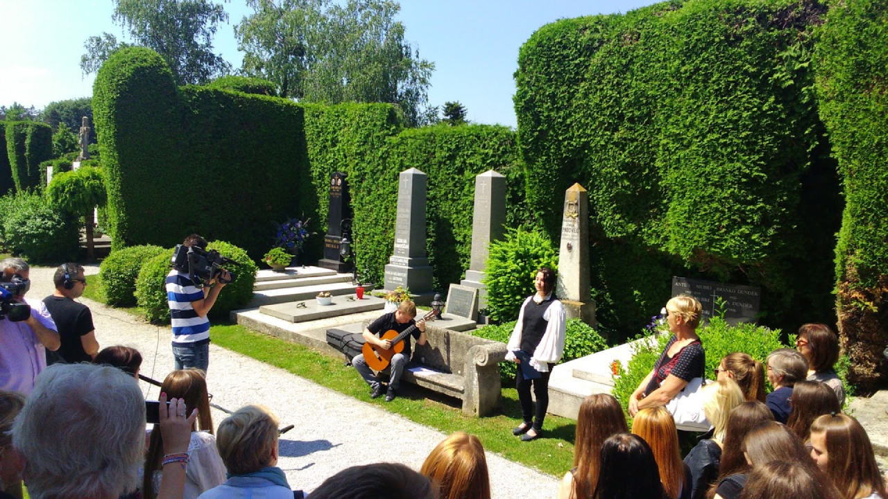 ಜೀವನ ಪಾಠ ಕಲಿಯಲು ಸ್ಮಶಾನ ಪ್ರವಾಸ ಮಾಡಬೇಕು!