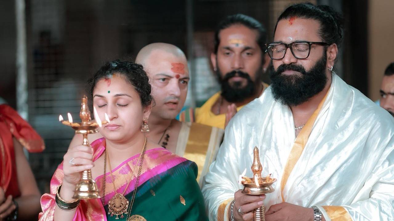 ಹಂಪಿಯಲ್ಲಿ ರಿಷಬ್ ಶೆಟ್ಟಿ ಕುಟುಂಬದಿಂದ ಪೂಜೆ!