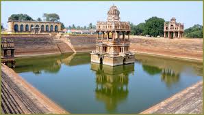 ಕಲ್ಲಿನಲ್ಲಿ ಅರಳಿದ ಕಲಾಕುಸುಮ - ಪುಷ್ಕರಣಿ