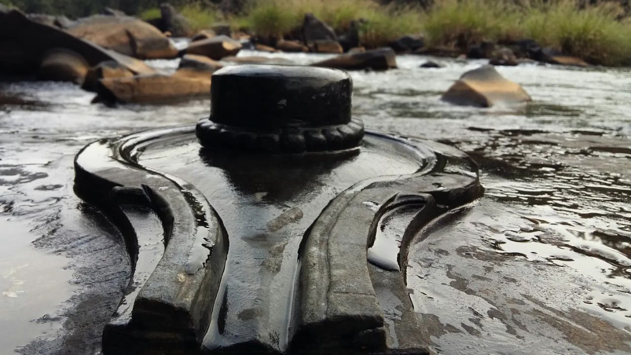 ಸಹಸ್ರಲಿಂಗಗಳಿಗೆ ಶಾಲ್ಮಲೆ ನದಿಯ ನಿತ್ಯಾಭಿಷೇಕ