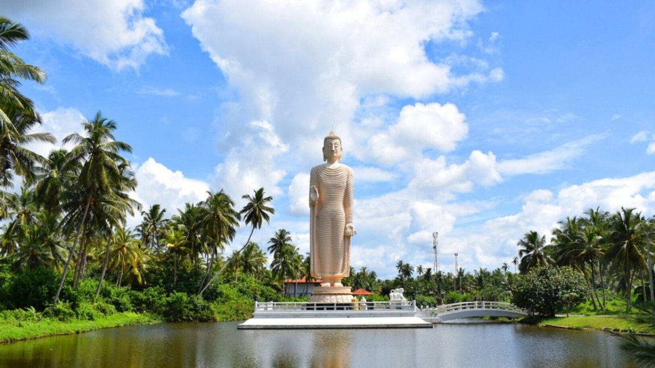 ಸಾಗರಕ್ಕೆ ಶಾಂತಿಮಂತ್ರ ಕಲಿಸುತ್ತಿರುವ ಬುದ್ಧ!