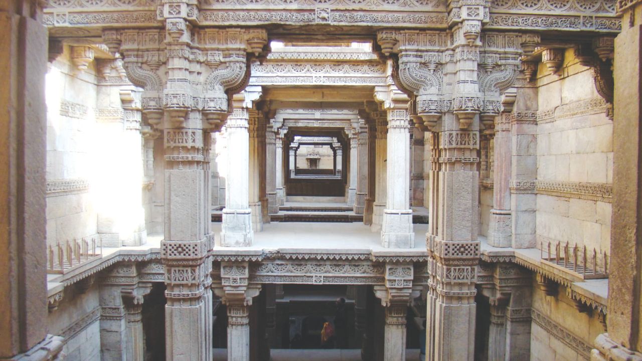 ʻಅಡಾಲಜ್‌ ನಿ ವಾವ್‌ʼ ಎಂಬ ಐತಿಹಾಸಿಕ ಬಾವಿ