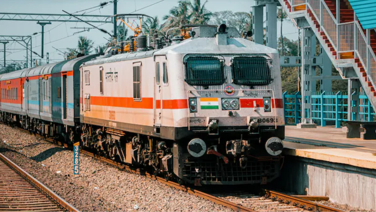 ಮೂರು ಜ್ಯೋತಿರ್ಲಿಂಗ ಕ್ಷೇತ್ರಗಳಿಗೆ ವಿಶೇಷ ರೈಲುಗಳು