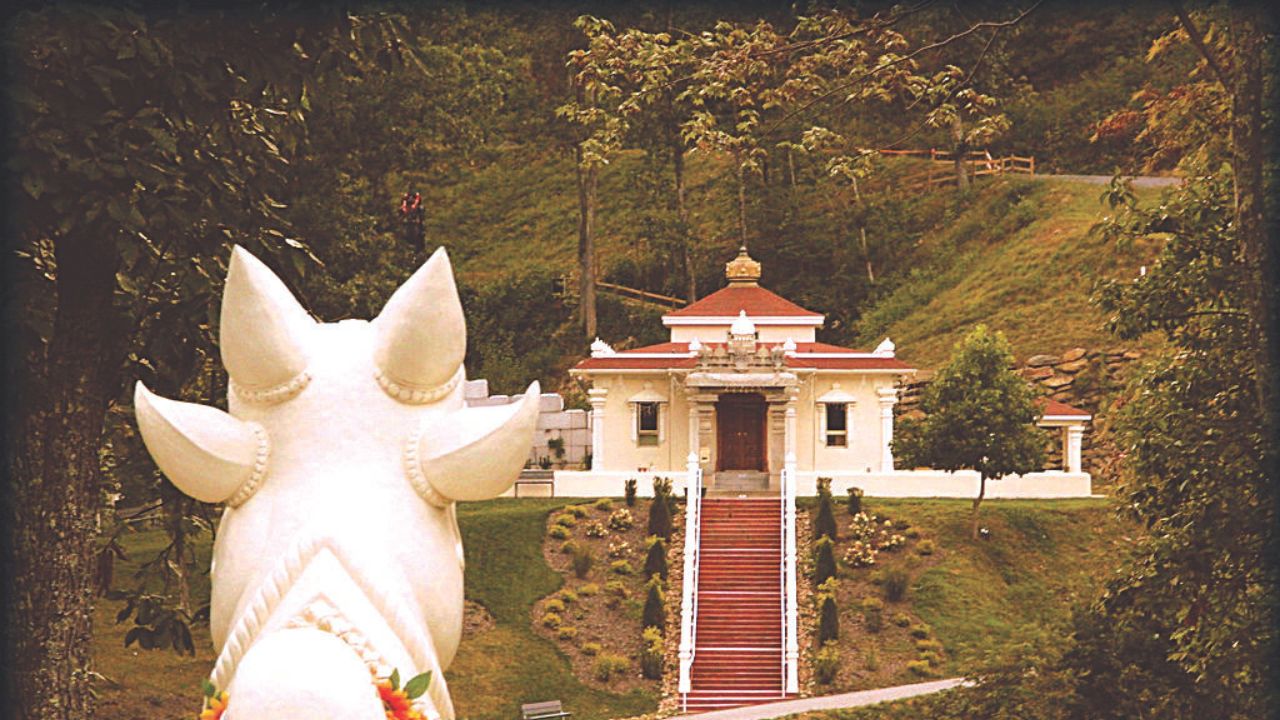 ಸ್ಮೋಕಿ ಮೌಂಟನ್ಸ್ ಒಡಲಲ್ಲಿ ಸೋಮೇಶ್ವರ ದೇಗುಲ