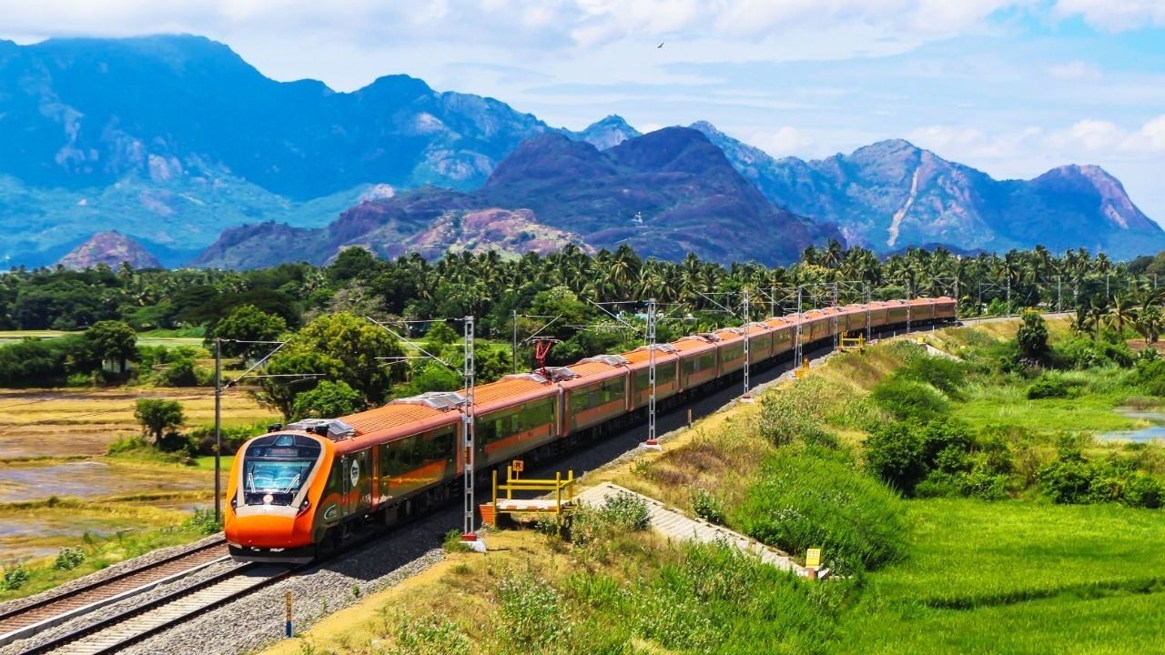 ಬೆಂಗಳೂರು–ಮಂಗಳೂರು ವಂದೇ ಭಾರತ್ ರೈಲು ಪ್ರಾಯೋಗಿಕ ಸಂಚಾರ ಆರಂಭ