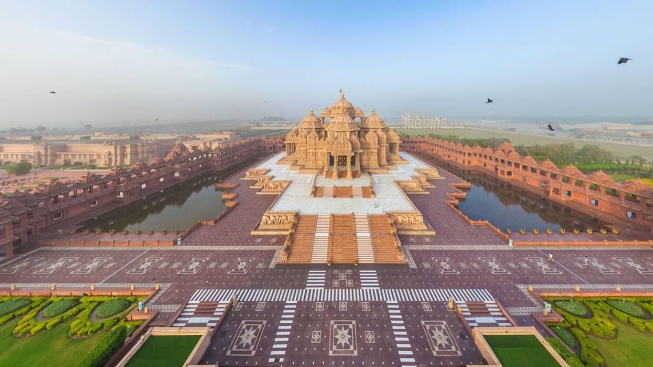 ಅಬುಧಾಬಿಯಲ್ಲಿ ಉದಯಿಸಿದ ಭಾರತೀಯ ಆತ್ಮ — ಅಕ್ಷರಧಾಮ ದೇವಸ್ಥಾನ