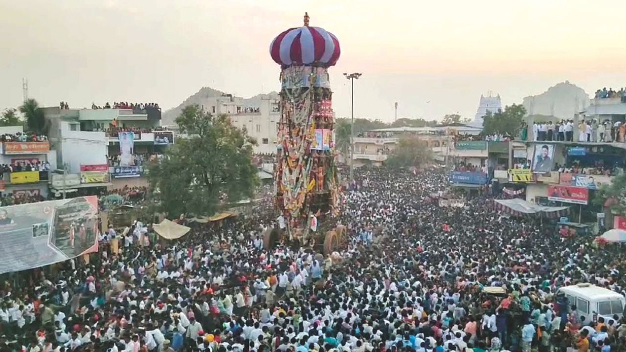 ಕುರುಗೋಡಿನಲ್ಲೊಬ್ಬ ಕಿರುಕೊಡಿನ ದೊಡ್ಡ ಬಸವ