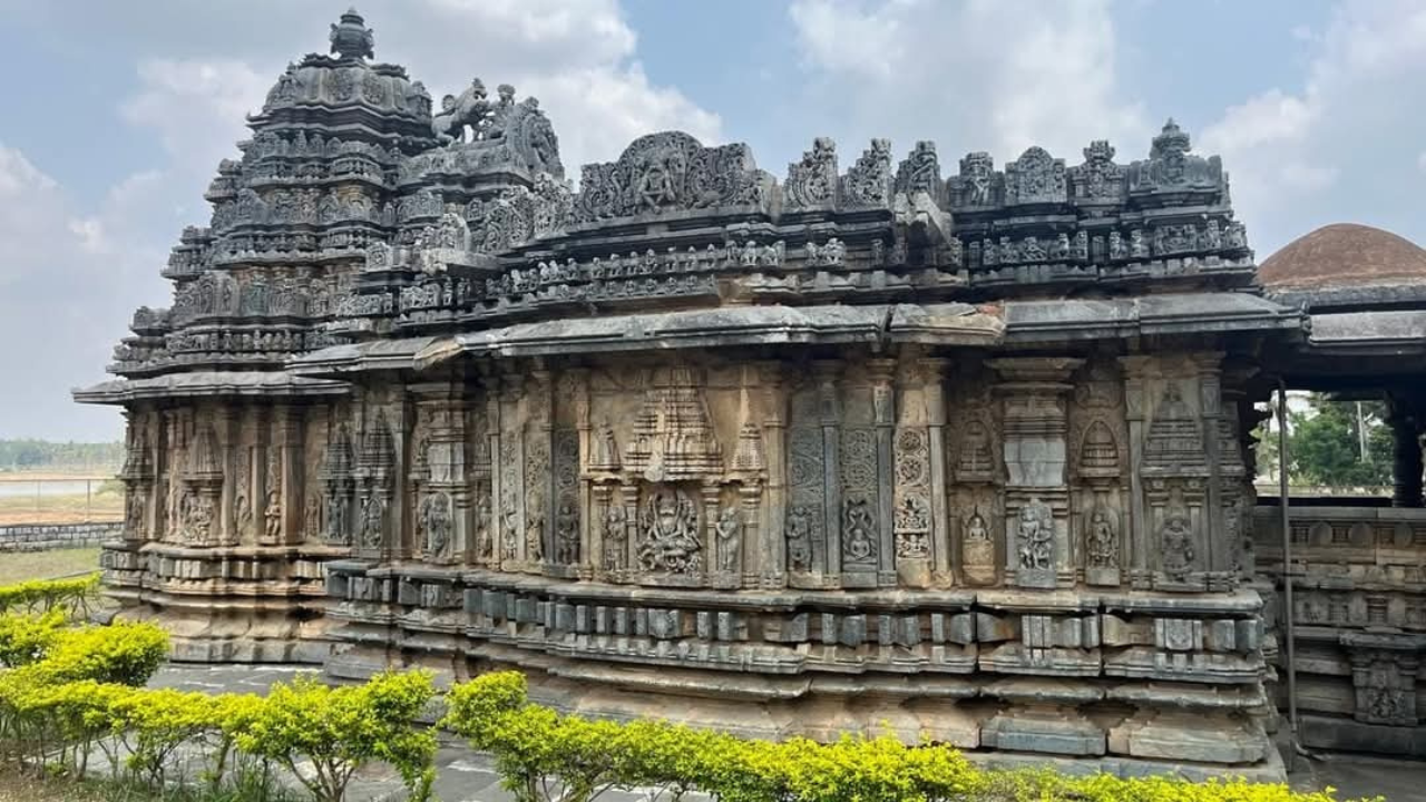ಹೊಯ್ಸಳರ ಶಿಲ್ಪಕಲಾ ವೈಭವದ ದೇಗುಲ