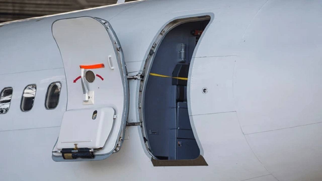 ವಿಮಾನದ ಬಾಗಿಲ ರಚನೆ