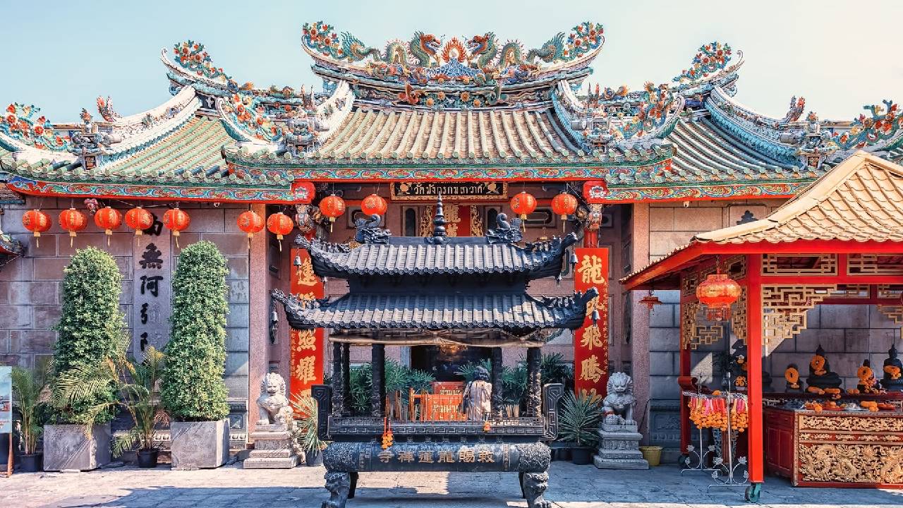 ಪ್ರವಾಸಿಗರ ಬೇಜವಾಬ್ದಾರಿಗೆ ಸುಟ್ಟು ಕರಕಲಾಯ್ತು ಚೀನಾದ ಪುರಾತನ ದೇಗುಲ!