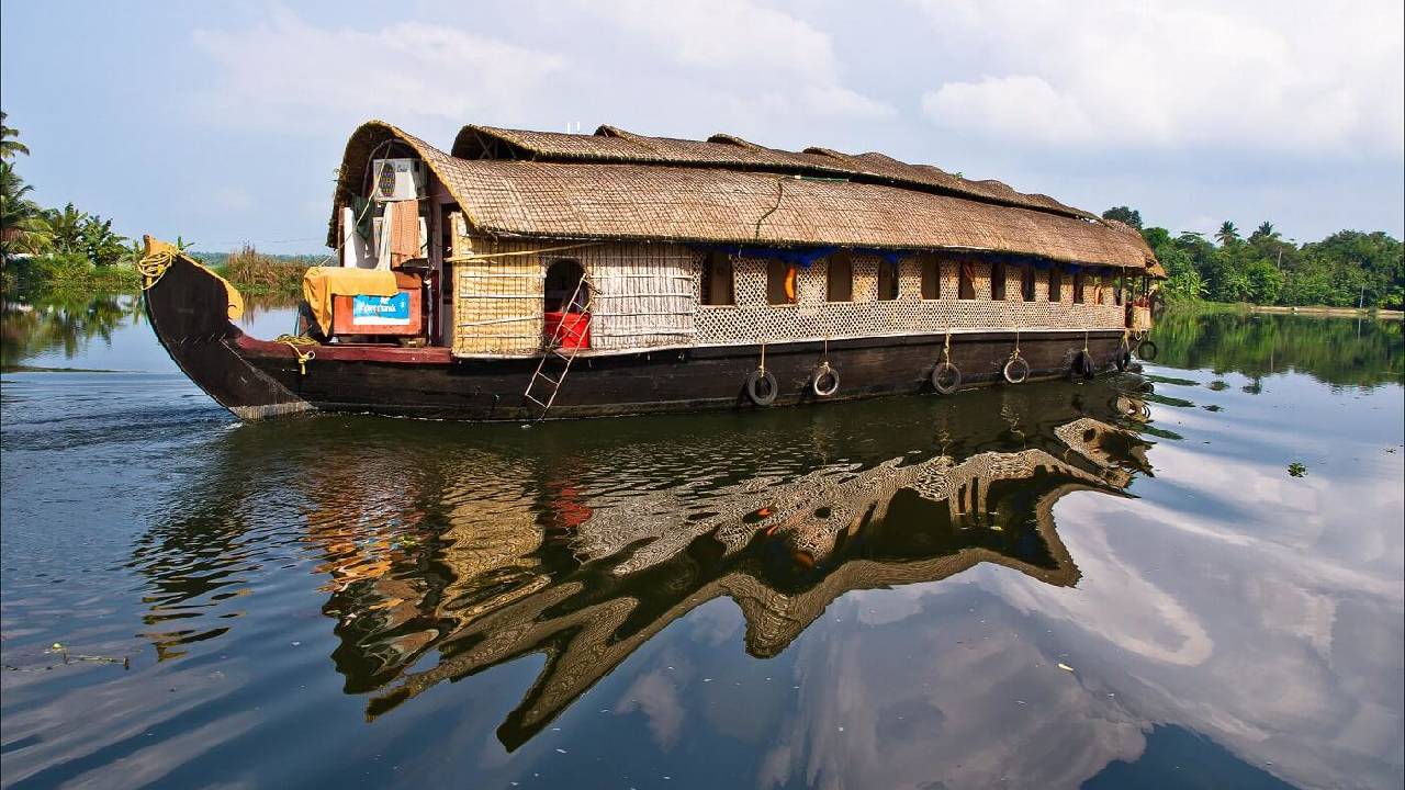 ಆಂಧ್ರಪ್ರದೇಶದಲ್ಲಿ ಕೇರಳ ಶೈಲಿಯ ಹೌಸ್‌ಬೋಟ್‌