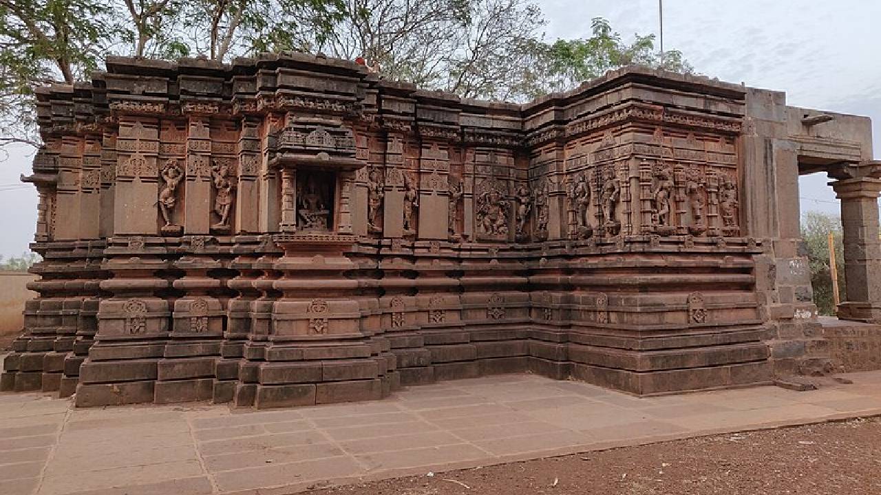 ಕೈಬೀಸಿ ಕರೆಯುತ್ತಿವೆ ಜಲಸಾಂಗ್ವಿಯ ಶಿಲ್ಪಗಳು