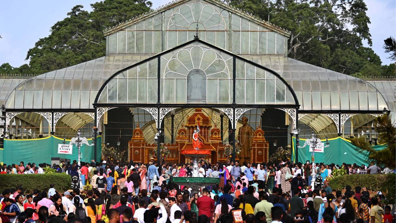 ಲಾಲ್‌ಬಾಗ್‌ ಫ್ಲವರ್ ಶೋನಲ್ಲಿ ತೇಜಸ್ವಿ ವಿಸ್ಮಯ