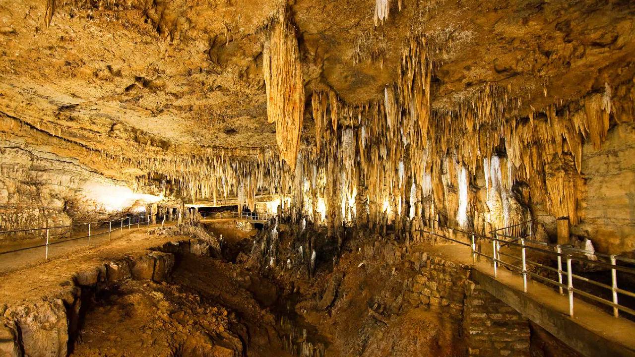 ಅಮೆರಿಕದಲ್ಲೊಂದು ಗವಿಪುರಂ!