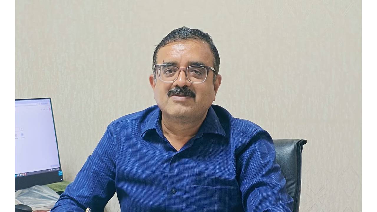 ಸುವರ್ಣಮಹೋತ್ಸವದ ಸನಿಹದಲ್ಲಿ ಜೆ ಎಲ್ ಆರ್