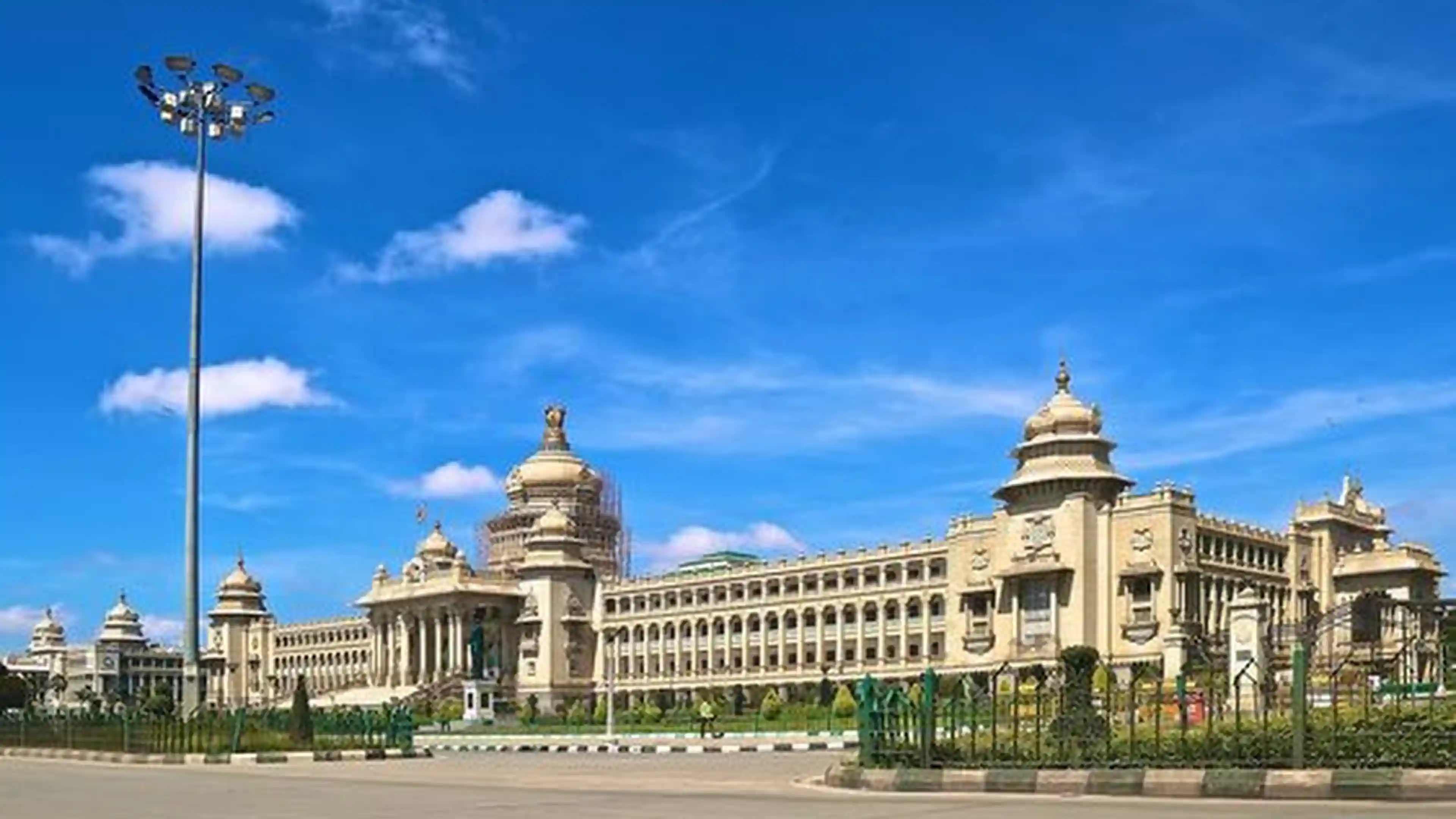 ವಿಧಾನಸೌಧ ಇನ್ಮುಂದೆ ಪ್ರವಾಸಿಗರಿಗೆ ಮುಕ್ತ: ಪ್ರವಾಸೋದ್ಯಮ ಇಲಾಖೆಯಿಂದ ಗೈಡೆಡ್ ಟೂರ್